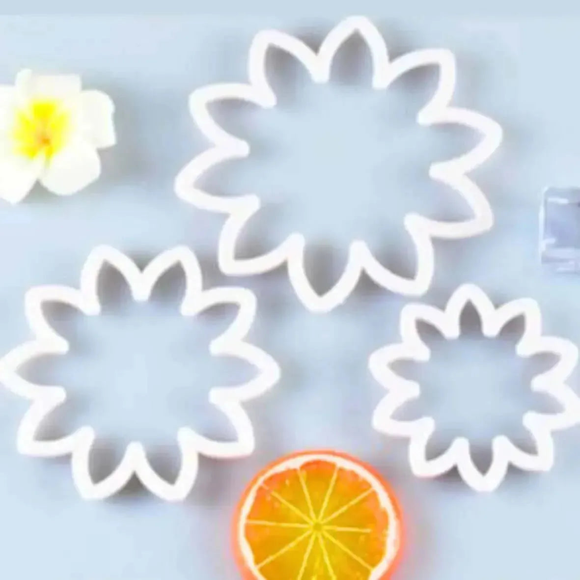3Pcs Daisy Flower Shape Plunger Cutter - thebakingtools.com